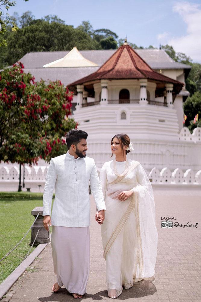 මහනුවර ශ්රී දළදා මාලිගාව photo shoot එකක් විදියට භාවිතා කරලා