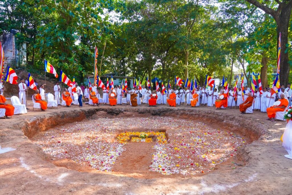 සත්මහල් සදහම් මන්දිරයට හරි හරියට අගමැතියි පා තබයි!