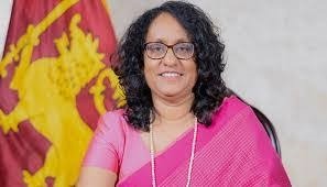 “දෙමාපියන්ටත්, දරුවන්ටත් බරක් නොවන අධ්යාපන පද්ධතියක් අපි නිර්මාණය කරනවා.”