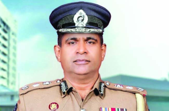 බරපතළ චෝදනාවට ලක්ව සිටින ඉහළ පෙළේ ව්යාපාරිකයෙක් සම්බන්ධයෙන් නීතිමය පියවර ගන්නා බව පොලිස්පති නීතිඥ ප්රියන්ත වීරසූරිය මහතා පවසයි.