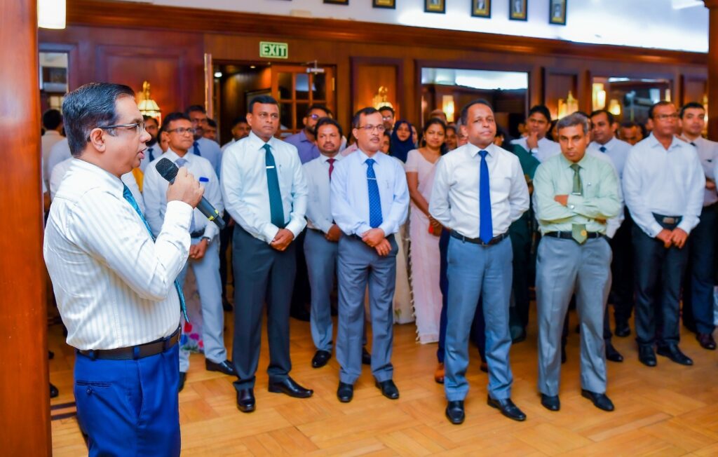 රාජ්ය පාලනයේ දැවැන්ත වෙනසකට ජනාධිපති ලේකම්ගෙන් ඇරයුම්: “පැරණි අඩුපාඩු මකා ජනතාවාදී ගමනට අලුත් ජවයකින් එක්වෙමු!”