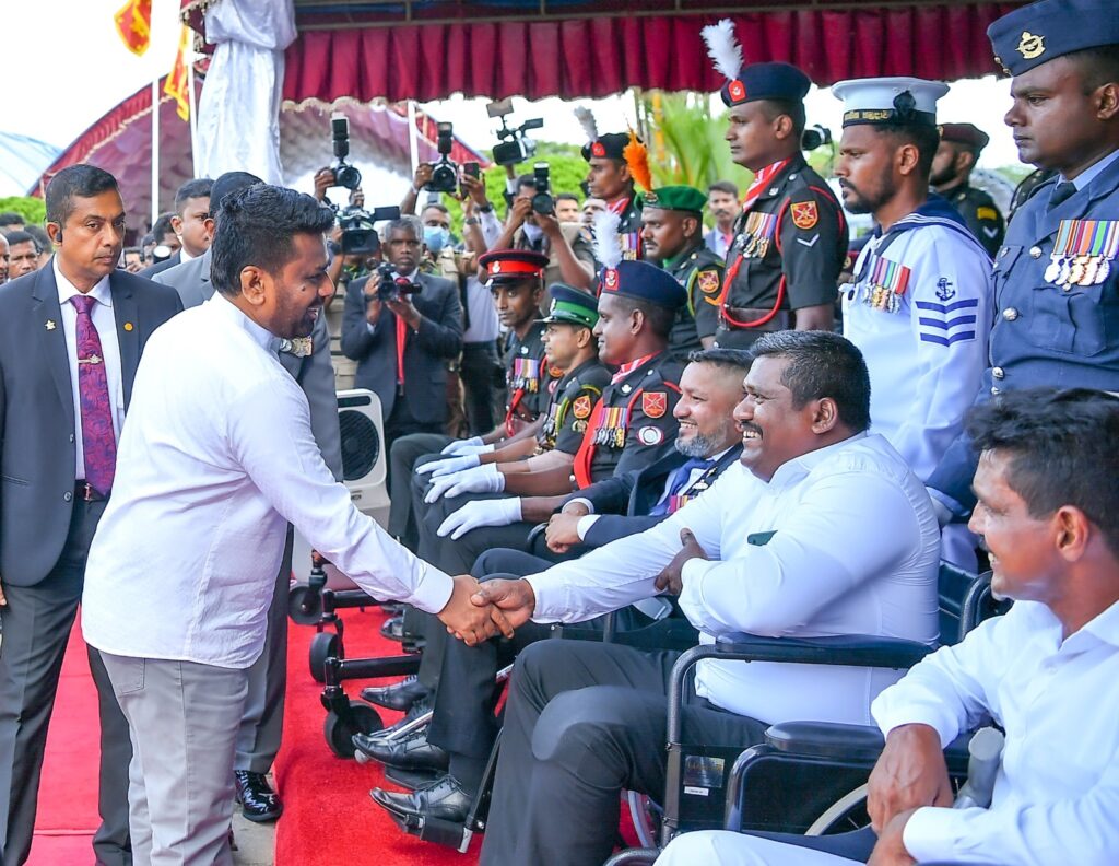 17වන ජාතික රණවිරු දිනය ජනපති ප්රධානත්වයෙන්අභිමානවත්ව සැමරේ