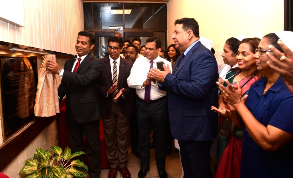 ශ්රී ලංකා ජාතික රෝහලේ නව කැත් රසායනාගාර ඒකක (Cardiac Catheterization Laboratory) ද්විත්වය සහ නවීකරණය කරන ලද හෘද රෝග සායන ඒකකය රෝගී ප්රතිකාර සේවා සඳහා එක් කෙරේ.