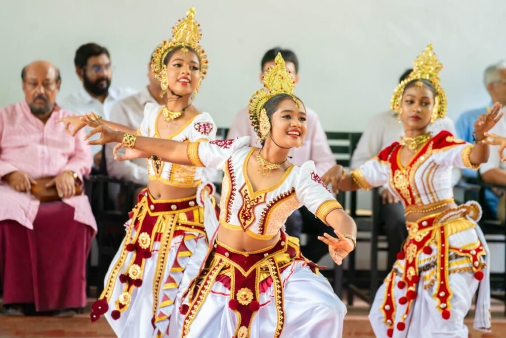 වයඹ සත් කෝරළයේ කලා උරුමය නංවාලන අධ්යාපනික සහ සංස්කෘතික ප්රදර්ශනය අග්රාමාත්ය ආචාර්ය හරිනි අමරසූරියගේ ප්රධානත්වයෙන් ආරම්භ වෙයි