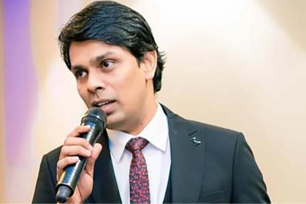 මැති ඇමතිවරුන් ඇතුළු ආණ්ඩුවේ පොඩි මිනිහාට ජලභීතිකා එන්නත ලබා දීමට අර්ජුනා රාමනාදන්ගෙන් අමුතුම යෝජනාවක්
