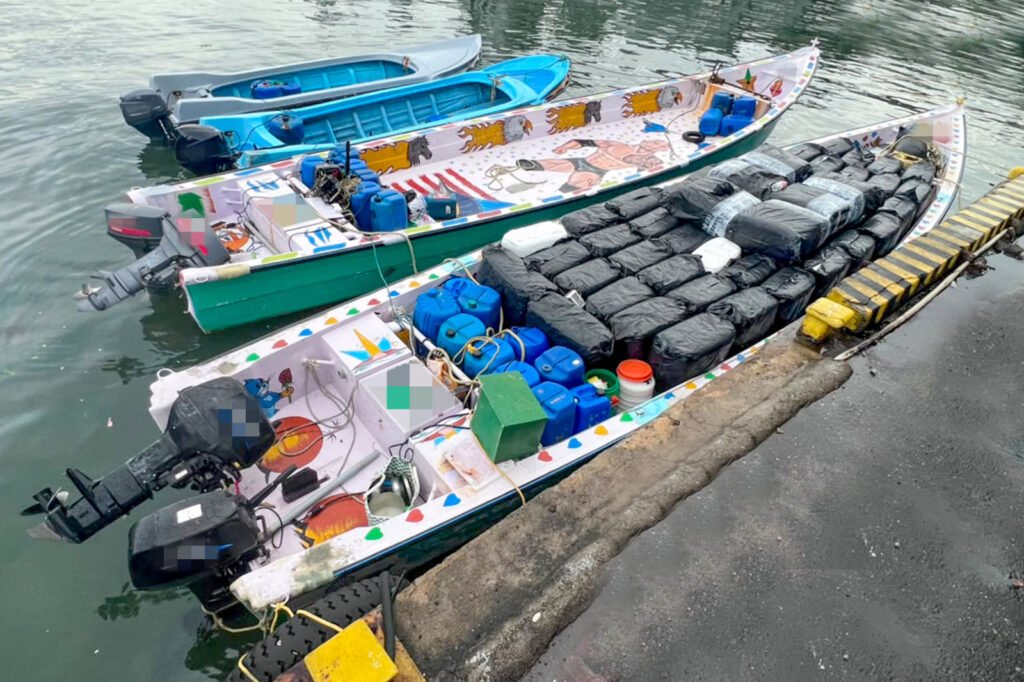 උඩප්පුව මුහුදේ විශාල මෙහෙයුමක්: ඉන්දීය ඩව් යාත්රා 02ක් සහ ඩිංගි 02ක් නාවික හමුදා බාරයට!