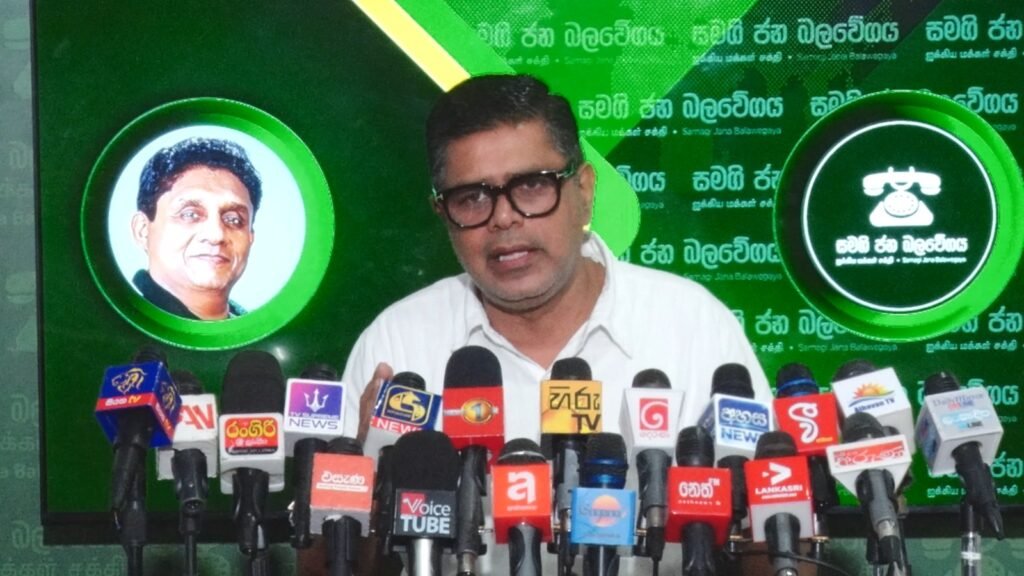 “ආණ්ඩුව ප්රජාතන්ත්රවාදය යටපත් කරලා; විපක්ෂයේ හඬ මර්දනය කරන්න හදනවා!” – මුජිබර් රහුමාන්ගෙන් සැර ප්රහාරයක්!
